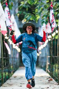 BIB: 
                            <button type="button" onclick="openModal(28005717)" class="btn btn-primary btn-sm float-right btn-popup" data-toggle="modal" data-target=".modal-high-quality">
                        <i class="fas fa-shopping-cart"></i> Add to Cart
                    </button>
                                            <button type="button" onclick="isThisMe(28005717, true)" class="btn btn-success btn-sm float-right btn-popup btn-isme hidden" data-toggle="tooltip" data-placement="bottom" title="นี่คือรูปของคุณใช่ไหม คลิกที่นี่เพื่อเอาเข้าอัลบั้ม">
                        <i class="fas fa-plus"></i> Add to album
                    </button>
                    <button type="button" onclick="isThisMe(28005717, false)" class="btn btn-warning btn-sm float-right btn-popup btn-isnotme hidden">
                        <i class="fas fa-ban"></i> Remove from album
                    </button>