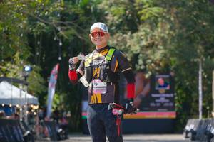 BIB: 
                            <button type="button" onclick="openModal(28000595)" class="btn btn-primary btn-sm float-right btn-popup" data-toggle="modal" data-target=".modal-high-quality">
                        <i class="fas fa-shopping-cart"></i> Add to Cart
                    </button>
                                            <button type="button" onclick="isThisMe(28000595, true)" class="btn btn-success btn-sm float-right btn-popup btn-isme hidden" data-toggle="tooltip" data-placement="bottom" title="นี่คือรูปของคุณใช่ไหม คลิกที่นี่เพื่อเอาเข้าอัลบั้ม">
                        <i class="fas fa-plus"></i> Add to album
                    </button>
                    <button type="button" onclick="isThisMe(28000595, false)" class="btn btn-warning btn-sm float-right btn-popup btn-isnotme hidden">
                        <i class="fas fa-ban"></i> Remove from album
                    </button>