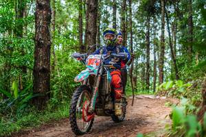 BIB: 1302, 1520
                            <button type="button" onclick="openModal(13474963)" class="btn btn-primary btn-sm float-right btn-popup" data-toggle="modal" data-target=".modal-high-quality">
                        <i class="fas fa-shopping-cart"></i> Add to Cart
                    </button>
                                            <button type="button" onclick="isThisMe(13474963, true)" class="btn btn-success btn-sm float-right btn-popup btn-isme hidden" data-toggle="tooltip" data-placement="bottom" title="นี่คือรูปของคุณใช่ไหม คลิกที่นี่เพื่อเอาเข้าอัลบั้ม">
                        <i class="fas fa-plus"></i> Add to album
                    </button>
                    <button type="button" onclick="isThisMe(13474963, false)" class="btn btn-warning btn-sm float-right btn-popup btn-isnotme hidden">
                        <i class="fas fa-ban"></i> Remove from album
                    </button>