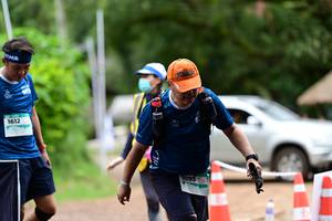 BIB: 1612, 093
                            <button type="button" onclick="openModal(13366143)" class="btn btn-primary btn-sm float-right btn-popup" data-toggle="modal" data-target=".modal-high-quality">
                        <i class="fas fa-shopping-cart"></i> Add to Cart
                    </button>
                                            <button type="button" onclick="isThisMe(13366143, true)" class="btn btn-success btn-sm float-right btn-popup btn-isme hidden" data-toggle="tooltip" data-placement="bottom" title="นี่คือรูปของคุณใช่ไหม คลิกที่นี่เพื่อเอาเข้าอัลบั้ม">
                        <i class="fas fa-plus"></i> Add to album
                    </button>
                    <button type="button" onclick="isThisMe(13366143, false)" class="btn btn-warning btn-sm float-right btn-popup btn-isnotme hidden">
                        <i class="fas fa-ban"></i> Remove from album
                    </button>