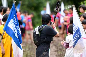 BIB: 1098
                            <button type="button" onclick="openModal(13365861)" class="btn btn-primary btn-sm float-right btn-popup" data-toggle="modal" data-target=".modal-high-quality">
                        <i class="fas fa-shopping-cart"></i> Add to Cart
                    </button>
                                            <button type="button" onclick="isThisMe(13365861, true)" class="btn btn-success btn-sm float-right btn-popup btn-isme hidden" data-toggle="tooltip" data-placement="bottom" title="นี่คือรูปของคุณใช่ไหม คลิกที่นี่เพื่อเอาเข้าอัลบั้ม">
                        <i class="fas fa-plus"></i> Add to album
                    </button>
                    <button type="button" onclick="isThisMe(13365861, false)" class="btn btn-warning btn-sm float-right btn-popup btn-isnotme hidden">
                        <i class="fas fa-ban"></i> Remove from album
                    </button>