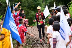 BIB: 200
                            <button type="button" onclick="openModal(13363992)" class="btn btn-primary btn-sm float-right btn-popup" data-toggle="modal" data-target=".modal-high-quality">
                        <i class="fas fa-shopping-cart"></i> Add to Cart
                    </button>
                                            <button type="button" onclick="isThisMe(13363992, true)" class="btn btn-success btn-sm float-right btn-popup btn-isme hidden" data-toggle="tooltip" data-placement="bottom" title="นี่คือรูปของคุณใช่ไหม คลิกที่นี่เพื่อเอาเข้าอัลบั้ม">
                        <i class="fas fa-plus"></i> Add to album
                    </button>
                    <button type="button" onclick="isThisMe(13363992, false)" class="btn btn-warning btn-sm float-right btn-popup btn-isnotme hidden">
                        <i class="fas fa-ban"></i> Remove from album
                    </button>