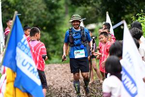 BIB: 1393
                            <button type="button" onclick="openModal(13364882)" class="btn btn-primary btn-sm float-right btn-popup" data-toggle="modal" data-target=".modal-high-quality">
                        <i class="fas fa-shopping-cart"></i> Add to Cart
                    </button>
                                            <button type="button" onclick="isThisMe(13364882, true)" class="btn btn-success btn-sm float-right btn-popup btn-isme hidden" data-toggle="tooltip" data-placement="bottom" title="นี่คือรูปของคุณใช่ไหม คลิกที่นี่เพื่อเอาเข้าอัลบั้ม">
                        <i class="fas fa-plus"></i> Add to album
                    </button>
                    <button type="button" onclick="isThisMe(13364882, false)" class="btn btn-warning btn-sm float-right btn-popup btn-isnotme hidden">
                        <i class="fas fa-ban"></i> Remove from album
                    </button>