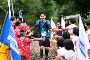 BIB: 513
                            <button type="button" onclick="openModal(13364199)" class="btn btn-primary btn-sm float-right btn-popup" data-toggle="modal" data-target=".modal-high-quality">
                        <i class="fas fa-shopping-cart"></i> Add to Cart
                    </button>
                                            <button type="button" onclick="isThisMe(13364199, true)" class="btn btn-success btn-sm float-right btn-popup btn-isme hidden" data-toggle="tooltip" data-placement="bottom" title="นี่คือรูปของคุณใช่ไหม คลิกที่นี่เพื่อเอาเข้าอัลบั้ม">
                        <i class="fas fa-plus"></i> Add to album
                    </button>
                    <button type="button" onclick="isThisMe(13364199, false)" class="btn btn-warning btn-sm float-right btn-popup btn-isnotme hidden">
                        <i class="fas fa-ban"></i> Remove from album
                    </button>