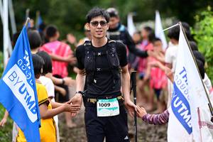 BIB: 1009
                            <button type="button" onclick="openModal(13365667)" class="btn btn-primary btn-sm float-right btn-popup" data-toggle="modal" data-target=".modal-high-quality">
                        <i class="fas fa-shopping-cart"></i> Add to Cart
                    </button>
                                            <button type="button" onclick="isThisMe(13365667, true)" class="btn btn-success btn-sm float-right btn-popup btn-isme hidden" data-toggle="tooltip" data-placement="bottom" title="นี่คือรูปของคุณใช่ไหม คลิกที่นี่เพื่อเอาเข้าอัลบั้ม">
                        <i class="fas fa-plus"></i> Add to album
                    </button>
                    <button type="button" onclick="isThisMe(13365667, false)" class="btn btn-warning btn-sm float-right btn-popup btn-isnotme hidden">
                        <i class="fas fa-ban"></i> Remove from album
                    </button>