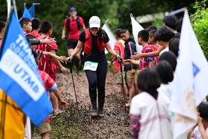 BIB: 1214
                            <button type="button" onclick="openModal(13364042)" class="btn btn-primary btn-sm float-right btn-popup" data-toggle="modal" data-target=".modal-high-quality">
                        <i class="fas fa-shopping-cart"></i> Add to Cart
                    </button>
                                            <button type="button" onclick="isThisMe(13364042, true)" class="btn btn-success btn-sm float-right btn-popup btn-isme hidden" data-toggle="tooltip" data-placement="bottom" title="นี่คือรูปของคุณใช่ไหม คลิกที่นี่เพื่อเอาเข้าอัลบั้ม">
                        <i class="fas fa-plus"></i> Add to album
                    </button>
                    <button type="button" onclick="isThisMe(13364042, false)" class="btn btn-warning btn-sm float-right btn-popup btn-isnotme hidden">
                        <i class="fas fa-ban"></i> Remove from album
                    </button>