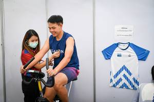 BIB: 
                            <button type="button" onclick="openModal(13506821)" class="btn btn-primary btn-sm float-right btn-popup" data-toggle="modal" data-target=".modal-high-quality">
                        <i class="fas fa-shopping-cart"></i> Add to Cart
                    </button>
                                            <button type="button" onclick="isThisMe(13506821, true)" class="btn btn-success btn-sm float-right btn-popup btn-isme hidden" data-toggle="tooltip" data-placement="bottom" title="นี่คือรูปของคุณใช่ไหม คลิกที่นี่เพื่อเอาเข้าอัลบั้ม">
                        <i class="fas fa-plus"></i> Add to album
                    </button>
                    <button type="button" onclick="isThisMe(13506821, false)" class="btn btn-warning btn-sm float-right btn-popup btn-isnotme hidden">
                        <i class="fas fa-ban"></i> Remove from album
                    </button>