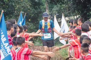 BIB: 1610
                            <button type="button" onclick="openModal(13496780)" class="btn btn-primary btn-sm float-right btn-popup" data-toggle="modal" data-target=".modal-high-quality">
                        <i class="fas fa-shopping-cart"></i> Add to Cart
                    </button>
                                            <button type="button" onclick="isThisMe(13496780, true)" class="btn btn-success btn-sm float-right btn-popup btn-isme hidden" data-toggle="tooltip" data-placement="bottom" title="นี่คือรูปของคุณใช่ไหม คลิกที่นี่เพื่อเอาเข้าอัลบั้ม">
                        <i class="fas fa-plus"></i> Add to album
                    </button>
                    <button type="button" onclick="isThisMe(13496780, false)" class="btn btn-warning btn-sm float-right btn-popup btn-isnotme hidden">
                        <i class="fas fa-ban"></i> Remove from album
                    </button>