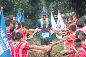 BIB: 1610
                            <button type="button" onclick="openModal(13496779)" class="btn btn-primary btn-sm float-right btn-popup" data-toggle="modal" data-target=".modal-high-quality">
                        <i class="fas fa-shopping-cart"></i> Add to Cart
                    </button>
                                            <button type="button" onclick="isThisMe(13496779, true)" class="btn btn-success btn-sm float-right btn-popup btn-isme hidden" data-toggle="tooltip" data-placement="bottom" title="นี่คือรูปของคุณใช่ไหม คลิกที่นี่เพื่อเอาเข้าอัลบั้ม">
                        <i class="fas fa-plus"></i> Add to album
                    </button>
                    <button type="button" onclick="isThisMe(13496779, false)" class="btn btn-warning btn-sm float-right btn-popup btn-isnotme hidden">
                        <i class="fas fa-ban"></i> Remove from album
                    </button>