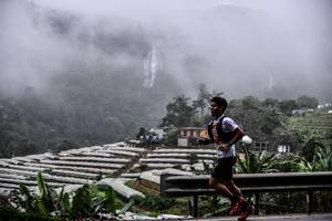 BIB: 
                            <button type="button" onclick="openModal(13500581)" class="btn btn-primary btn-sm float-right btn-popup" data-toggle="modal" data-target=".modal-high-quality">
                        <i class="fas fa-shopping-cart"></i> Add to Cart
                    </button>
                                            <button type="button" onclick="isThisMe(13500581, true)" class="btn btn-success btn-sm float-right btn-popup btn-isme hidden" data-toggle="tooltip" data-placement="bottom" title="นี่คือรูปของคุณใช่ไหม คลิกที่นี่เพื่อเอาเข้าอัลบั้ม">
                        <i class="fas fa-plus"></i> Add to album
                    </button>
                    <button type="button" onclick="isThisMe(13500581, false)" class="btn btn-warning btn-sm float-right btn-popup btn-isnotme hidden">
                        <i class="fas fa-ban"></i> Remove from album
                    </button>