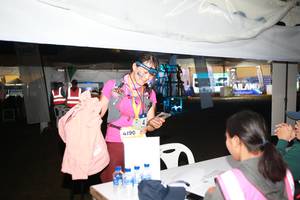 BIB: 4190
                            <button type="button" onclick="openModal(13452977)" class="btn btn-primary btn-sm float-right btn-popup" data-toggle="modal" data-target=".modal-high-quality">
                        <i class="fas fa-shopping-cart"></i> Add to Cart
                    </button>
                                            <button type="button" onclick="isThisMe(13452977, true)" class="btn btn-success btn-sm float-right btn-popup btn-isme hidden" data-toggle="tooltip" data-placement="bottom" title="นี่คือรูปของคุณใช่ไหม คลิกที่นี่เพื่อเอาเข้าอัลบั้ม">
                        <i class="fas fa-plus"></i> Add to album
                    </button>
                    <button type="button" onclick="isThisMe(13452977, false)" class="btn btn-warning btn-sm float-right btn-popup btn-isnotme hidden">
                        <i class="fas fa-ban"></i> Remove from album
                    </button>