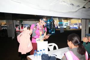 BIB: 4190
                            <button type="button" onclick="openModal(13452978)" class="btn btn-primary btn-sm float-right btn-popup" data-toggle="modal" data-target=".modal-high-quality">
                        <i class="fas fa-shopping-cart"></i> Add to Cart
                    </button>
                                            <button type="button" onclick="isThisMe(13452978, true)" class="btn btn-success btn-sm float-right btn-popup btn-isme hidden" data-toggle="tooltip" data-placement="bottom" title="นี่คือรูปของคุณใช่ไหม คลิกที่นี่เพื่อเอาเข้าอัลบั้ม">
                        <i class="fas fa-plus"></i> Add to album
                    </button>
                    <button type="button" onclick="isThisMe(13452978, false)" class="btn btn-warning btn-sm float-right btn-popup btn-isnotme hidden">
                        <i class="fas fa-ban"></i> Remove from album
                    </button>