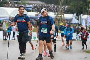 BIB: 1439
                            <button type="button" onclick="openModal(13454350)" class="btn btn-primary btn-sm float-right btn-popup" data-toggle="modal" data-target=".modal-high-quality">
                        <i class="fas fa-shopping-cart"></i> Add to Cart
                    </button>
                                            <button type="button" onclick="isThisMe(13454350, true)" class="btn btn-success btn-sm float-right btn-popup btn-isme hidden" data-toggle="tooltip" data-placement="bottom" title="นี่คือรูปของคุณใช่ไหม คลิกที่นี่เพื่อเอาเข้าอัลบั้ม">
                        <i class="fas fa-plus"></i> Add to album
                    </button>
                    <button type="button" onclick="isThisMe(13454350, false)" class="btn btn-warning btn-sm float-right btn-popup btn-isnotme hidden">
                        <i class="fas fa-ban"></i> Remove from album
                    </button>