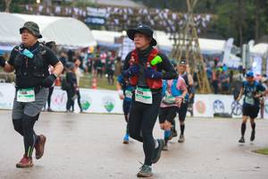 BIB: 195, 1616
                            <button type="button" onclick="openModal(13454316)" class="btn btn-primary btn-sm float-right btn-popup" data-toggle="modal" data-target=".modal-high-quality">
                        <i class="fas fa-shopping-cart"></i> Add to Cart
                    </button>
                                            <button type="button" onclick="isThisMe(13454316, true)" class="btn btn-success btn-sm float-right btn-popup btn-isme hidden" data-toggle="tooltip" data-placement="bottom" title="นี่คือรูปของคุณใช่ไหม คลิกที่นี่เพื่อเอาเข้าอัลบั้ม">
                        <i class="fas fa-plus"></i> Add to album
                    </button>
                    <button type="button" onclick="isThisMe(13454316, false)" class="btn btn-warning btn-sm float-right btn-popup btn-isnotme hidden">
                        <i class="fas fa-ban"></i> Remove from album
                    </button>