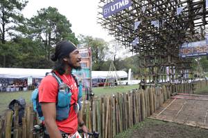 BIB: 961
                            <button type="button" onclick="openModal(13374721)" class="btn btn-primary btn-sm float-right btn-popup" data-toggle="modal" data-target=".modal-high-quality">
                        <i class="fas fa-shopping-cart"></i> Add to Cart
                    </button>
                                            <button type="button" onclick="isThisMe(13374721, true)" class="btn btn-success btn-sm float-right btn-popup btn-isme hidden" data-toggle="tooltip" data-placement="bottom" title="นี่คือรูปของคุณใช่ไหม คลิกที่นี่เพื่อเอาเข้าอัลบั้ม">
                        <i class="fas fa-plus"></i> Add to album
                    </button>
                    <button type="button" onclick="isThisMe(13374721, false)" class="btn btn-warning btn-sm float-right btn-popup btn-isnotme hidden">
                        <i class="fas fa-ban"></i> Remove from album
                    </button>