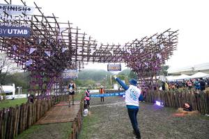 BIB: 1230
                            <button type="button" onclick="openModal(13402879)" class="btn btn-primary btn-sm float-right btn-popup" data-toggle="modal" data-target=".modal-high-quality">
                        <i class="fas fa-shopping-cart"></i> Add to Cart
                    </button>
                                            <button type="button" onclick="isThisMe(13402879, true)" class="btn btn-success btn-sm float-right btn-popup btn-isme hidden" data-toggle="tooltip" data-placement="bottom" title="นี่คือรูปของคุณใช่ไหม คลิกที่นี่เพื่อเอาเข้าอัลบั้ม">
                        <i class="fas fa-plus"></i> Add to album
                    </button>
                    <button type="button" onclick="isThisMe(13402879, false)" class="btn btn-warning btn-sm float-right btn-popup btn-isnotme hidden">
                        <i class="fas fa-ban"></i> Remove from album
                    </button>