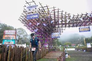 BIB: 160
                            <button type="button" onclick="openModal(13402825)" class="btn btn-primary btn-sm float-right btn-popup" data-toggle="modal" data-target=".modal-high-quality">
                        <i class="fas fa-shopping-cart"></i> Add to Cart
                    </button>
                                            <button type="button" onclick="isThisMe(13402825, true)" class="btn btn-success btn-sm float-right btn-popup btn-isme hidden" data-toggle="tooltip" data-placement="bottom" title="นี่คือรูปของคุณใช่ไหม คลิกที่นี่เพื่อเอาเข้าอัลบั้ม">
                        <i class="fas fa-plus"></i> Add to album
                    </button>
                    <button type="button" onclick="isThisMe(13402825, false)" class="btn btn-warning btn-sm float-right btn-popup btn-isnotme hidden">
                        <i class="fas fa-ban"></i> Remove from album
                    </button>