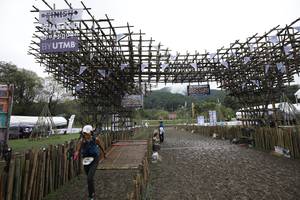 BIB: 
                            <button type="button" onclick="openModal(13404075)" class="btn btn-primary btn-sm float-right btn-popup" data-toggle="modal" data-target=".modal-high-quality">
                        <i class="fas fa-shopping-cart"></i> Add to Cart
                    </button>
                                            <button type="button" onclick="isThisMe(13404075, true)" class="btn btn-success btn-sm float-right btn-popup btn-isme hidden" data-toggle="tooltip" data-placement="bottom" title="นี่คือรูปของคุณใช่ไหม คลิกที่นี่เพื่อเอาเข้าอัลบั้ม">
                        <i class="fas fa-plus"></i> Add to album
                    </button>
                    <button type="button" onclick="isThisMe(13404075, false)" class="btn btn-warning btn-sm float-right btn-popup btn-isnotme hidden">
                        <i class="fas fa-ban"></i> Remove from album
                    </button>