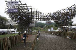 BIB: 
                            <button type="button" onclick="openModal(13404077)" class="btn btn-primary btn-sm float-right btn-popup" data-toggle="modal" data-target=".modal-high-quality">
                        <i class="fas fa-shopping-cart"></i> Add to Cart
                    </button>
                                            <button type="button" onclick="isThisMe(13404077, true)" class="btn btn-success btn-sm float-right btn-popup btn-isme hidden" data-toggle="tooltip" data-placement="bottom" title="นี่คือรูปของคุณใช่ไหม คลิกที่นี่เพื่อเอาเข้าอัลบั้ม">
                        <i class="fas fa-plus"></i> Add to album
                    </button>
                    <button type="button" onclick="isThisMe(13404077, false)" class="btn btn-warning btn-sm float-right btn-popup btn-isnotme hidden">
                        <i class="fas fa-ban"></i> Remove from album
                    </button>