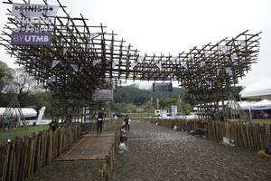 BIB: 
                            <button type="button" onclick="openModal(13404022)" class="btn btn-primary btn-sm float-right btn-popup" data-toggle="modal" data-target=".modal-high-quality">
                        <i class="fas fa-shopping-cart"></i> Add to Cart
                    </button>
                                            <button type="button" onclick="isThisMe(13404022, true)" class="btn btn-success btn-sm float-right btn-popup btn-isme hidden" data-toggle="tooltip" data-placement="bottom" title="นี่คือรูปของคุณใช่ไหม คลิกที่นี่เพื่อเอาเข้าอัลบั้ม">
                        <i class="fas fa-plus"></i> Add to album
                    </button>
                    <button type="button" onclick="isThisMe(13404022, false)" class="btn btn-warning btn-sm float-right btn-popup btn-isnotme hidden">
                        <i class="fas fa-ban"></i> Remove from album
                    </button>