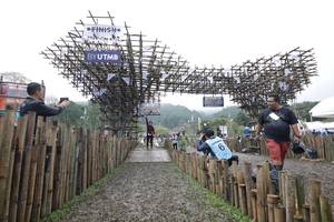 BIB: 
                            <button type="button" onclick="openModal(13403279)" class="btn btn-primary btn-sm float-right btn-popup" data-toggle="modal" data-target=".modal-high-quality">
                        <i class="fas fa-shopping-cart"></i> Add to Cart
                    </button>
                                            <button type="button" onclick="isThisMe(13403279, true)" class="btn btn-success btn-sm float-right btn-popup btn-isme hidden" data-toggle="tooltip" data-placement="bottom" title="นี่คือรูปของคุณใช่ไหม คลิกที่นี่เพื่อเอาเข้าอัลบั้ม">
                        <i class="fas fa-plus"></i> Add to album
                    </button>
                    <button type="button" onclick="isThisMe(13403279, false)" class="btn btn-warning btn-sm float-right btn-popup btn-isnotme hidden">
                        <i class="fas fa-ban"></i> Remove from album
                    </button>