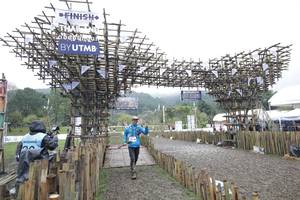 BIB: 
                            <button type="button" onclick="openModal(13403566)" class="btn btn-primary btn-sm float-right btn-popup" data-toggle="modal" data-target=".modal-high-quality">
                        <i class="fas fa-shopping-cart"></i> Add to Cart
                    </button>
                                            <button type="button" onclick="isThisMe(13403566, true)" class="btn btn-success btn-sm float-right btn-popup btn-isme hidden" data-toggle="tooltip" data-placement="bottom" title="นี่คือรูปของคุณใช่ไหม คลิกที่นี่เพื่อเอาเข้าอัลบั้ม">
                        <i class="fas fa-plus"></i> Add to album
                    </button>
                    <button type="button" onclick="isThisMe(13403566, false)" class="btn btn-warning btn-sm float-right btn-popup btn-isnotme hidden">
                        <i class="fas fa-ban"></i> Remove from album
                    </button>