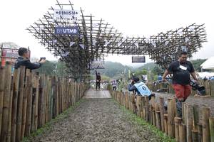 BIB: 
                            <button type="button" onclick="openModal(13403280)" class="btn btn-primary btn-sm float-right btn-popup" data-toggle="modal" data-target=".modal-high-quality">
                        <i class="fas fa-shopping-cart"></i> Add to Cart
                    </button>
                                            <button type="button" onclick="isThisMe(13403280, true)" class="btn btn-success btn-sm float-right btn-popup btn-isme hidden" data-toggle="tooltip" data-placement="bottom" title="นี่คือรูปของคุณใช่ไหม คลิกที่นี่เพื่อเอาเข้าอัลบั้ม">
                        <i class="fas fa-plus"></i> Add to album
                    </button>
                    <button type="button" onclick="isThisMe(13403280, false)" class="btn btn-warning btn-sm float-right btn-popup btn-isnotme hidden">
                        <i class="fas fa-ban"></i> Remove from album
                    </button>