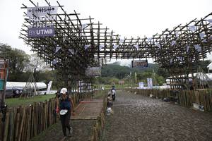 BIB: 
                            <button type="button" onclick="openModal(13404074)" class="btn btn-primary btn-sm float-right btn-popup" data-toggle="modal" data-target=".modal-high-quality">
                        <i class="fas fa-shopping-cart"></i> Add to Cart
                    </button>
                                            <button type="button" onclick="isThisMe(13404074, true)" class="btn btn-success btn-sm float-right btn-popup btn-isme hidden" data-toggle="tooltip" data-placement="bottom" title="นี่คือรูปของคุณใช่ไหม คลิกที่นี่เพื่อเอาเข้าอัลบั้ม">
                        <i class="fas fa-plus"></i> Add to album
                    </button>
                    <button type="button" onclick="isThisMe(13404074, false)" class="btn btn-warning btn-sm float-right btn-popup btn-isnotme hidden">
                        <i class="fas fa-ban"></i> Remove from album
                    </button>