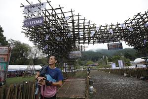 BIB: 
                            <button type="button" onclick="openModal(13404761)" class="btn btn-primary btn-sm float-right btn-popup" data-toggle="modal" data-target=".modal-high-quality">
                        <i class="fas fa-shopping-cart"></i> Add to Cart
                    </button>
                                            <button type="button" onclick="isThisMe(13404761, true)" class="btn btn-success btn-sm float-right btn-popup btn-isme hidden" data-toggle="tooltip" data-placement="bottom" title="นี่คือรูปของคุณใช่ไหม คลิกที่นี่เพื่อเอาเข้าอัลบั้ม">
                        <i class="fas fa-plus"></i> Add to album
                    </button>
                    <button type="button" onclick="isThisMe(13404761, false)" class="btn btn-warning btn-sm float-right btn-popup btn-isnotme hidden">
                        <i class="fas fa-ban"></i> Remove from album
                    </button>