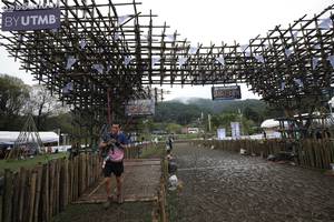 BIB: 
                            <button type="button" onclick="openModal(13404739)" class="btn btn-primary btn-sm float-right btn-popup" data-toggle="modal" data-target=".modal-high-quality">
                        <i class="fas fa-shopping-cart"></i> Add to Cart
                    </button>
                                            <button type="button" onclick="isThisMe(13404739, true)" class="btn btn-success btn-sm float-right btn-popup btn-isme hidden" data-toggle="tooltip" data-placement="bottom" title="นี่คือรูปของคุณใช่ไหม คลิกที่นี่เพื่อเอาเข้าอัลบั้ม">
                        <i class="fas fa-plus"></i> Add to album
                    </button>
                    <button type="button" onclick="isThisMe(13404739, false)" class="btn btn-warning btn-sm float-right btn-popup btn-isnotme hidden">
                        <i class="fas fa-ban"></i> Remove from album
                    </button>