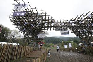 BIB: 
                            <button type="button" onclick="openModal(13403834)" class="btn btn-primary btn-sm float-right btn-popup" data-toggle="modal" data-target=".modal-high-quality">
                        <i class="fas fa-shopping-cart"></i> Add to Cart
                    </button>
                                            <button type="button" onclick="isThisMe(13403834, true)" class="btn btn-success btn-sm float-right btn-popup btn-isme hidden" data-toggle="tooltip" data-placement="bottom" title="นี่คือรูปของคุณใช่ไหม คลิกที่นี่เพื่อเอาเข้าอัลบั้ม">
                        <i class="fas fa-plus"></i> Add to album
                    </button>
                    <button type="button" onclick="isThisMe(13403834, false)" class="btn btn-warning btn-sm float-right btn-popup btn-isnotme hidden">
                        <i class="fas fa-ban"></i> Remove from album
                    </button>