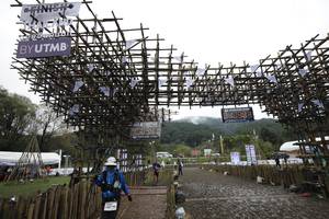 BIB: 
                            <button type="button" onclick="openModal(13404664)" class="btn btn-primary btn-sm float-right btn-popup" data-toggle="modal" data-target=".modal-high-quality">
                        <i class="fas fa-shopping-cart"></i> Add to Cart
                    </button>
                                            <button type="button" onclick="isThisMe(13404664, true)" class="btn btn-success btn-sm float-right btn-popup btn-isme hidden" data-toggle="tooltip" data-placement="bottom" title="นี่คือรูปของคุณใช่ไหม คลิกที่นี่เพื่อเอาเข้าอัลบั้ม">
                        <i class="fas fa-plus"></i> Add to album
                    </button>
                    <button type="button" onclick="isThisMe(13404664, false)" class="btn btn-warning btn-sm float-right btn-popup btn-isnotme hidden">
                        <i class="fas fa-ban"></i> Remove from album
                    </button>