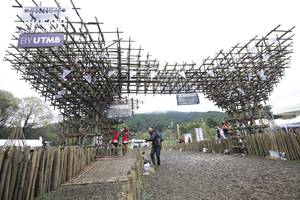 BIB: 
                            <button type="button" onclick="openModal(13405064)" class="btn btn-primary btn-sm float-right btn-popup" data-toggle="modal" data-target=".modal-high-quality">
                        <i class="fas fa-shopping-cart"></i> Add to Cart
                    </button>
                                            <button type="button" onclick="isThisMe(13405064, true)" class="btn btn-success btn-sm float-right btn-popup btn-isme hidden" data-toggle="tooltip" data-placement="bottom" title="นี่คือรูปของคุณใช่ไหม คลิกที่นี่เพื่อเอาเข้าอัลบั้ม">
                        <i class="fas fa-plus"></i> Add to album
                    </button>
                    <button type="button" onclick="isThisMe(13405064, false)" class="btn btn-warning btn-sm float-right btn-popup btn-isnotme hidden">
                        <i class="fas fa-ban"></i> Remove from album
                    </button>