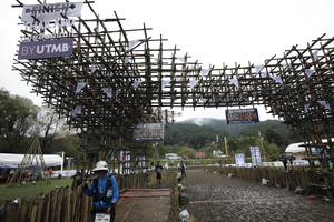 BIB: 
                            <button type="button" onclick="openModal(13404680)" class="btn btn-primary btn-sm float-right btn-popup" data-toggle="modal" data-target=".modal-high-quality">
                        <i class="fas fa-shopping-cart"></i> Add to Cart
                    </button>
                                            <button type="button" onclick="isThisMe(13404680, true)" class="btn btn-success btn-sm float-right btn-popup btn-isme hidden" data-toggle="tooltip" data-placement="bottom" title="นี่คือรูปของคุณใช่ไหม คลิกที่นี่เพื่อเอาเข้าอัลบั้ม">
                        <i class="fas fa-plus"></i> Add to album
                    </button>
                    <button type="button" onclick="isThisMe(13404680, false)" class="btn btn-warning btn-sm float-right btn-popup btn-isnotme hidden">
                        <i class="fas fa-ban"></i> Remove from album
                    </button>