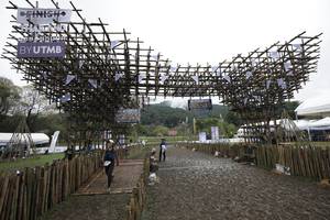 BIB: 
                            <button type="button" onclick="openModal(13404043)" class="btn btn-primary btn-sm float-right btn-popup" data-toggle="modal" data-target=".modal-high-quality">
                        <i class="fas fa-shopping-cart"></i> Add to Cart
                    </button>
                                            <button type="button" onclick="isThisMe(13404043, true)" class="btn btn-success btn-sm float-right btn-popup btn-isme hidden" data-toggle="tooltip" data-placement="bottom" title="นี่คือรูปของคุณใช่ไหม คลิกที่นี่เพื่อเอาเข้าอัลบั้ม">
                        <i class="fas fa-plus"></i> Add to album
                    </button>
                    <button type="button" onclick="isThisMe(13404043, false)" class="btn btn-warning btn-sm float-right btn-popup btn-isnotme hidden">
                        <i class="fas fa-ban"></i> Remove from album
                    </button>