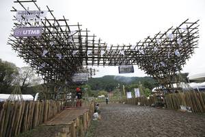 BIB: 
                            <button type="button" onclick="openModal(13404349)" class="btn btn-primary btn-sm float-right btn-popup" data-toggle="modal" data-target=".modal-high-quality">
                        <i class="fas fa-shopping-cart"></i> Add to Cart
                    </button>
                                            <button type="button" onclick="isThisMe(13404349, true)" class="btn btn-success btn-sm float-right btn-popup btn-isme hidden" data-toggle="tooltip" data-placement="bottom" title="นี่คือรูปของคุณใช่ไหม คลิกที่นี่เพื่อเอาเข้าอัลบั้ม">
                        <i class="fas fa-plus"></i> Add to album
                    </button>
                    <button type="button" onclick="isThisMe(13404349, false)" class="btn btn-warning btn-sm float-right btn-popup btn-isnotme hidden">
                        <i class="fas fa-ban"></i> Remove from album
                    </button>