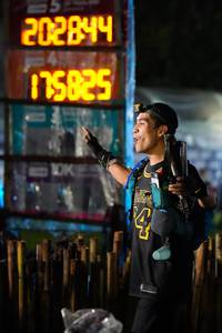 BIB: 202844
                            <button type="button" onclick="openModal(13484974)" class="btn btn-primary btn-sm float-right btn-popup" data-toggle="modal" data-target=".modal-high-quality">
                        <i class="fas fa-shopping-cart"></i> Add to Cart
                    </button>
                                            <button type="button" onclick="isThisMe(13484974, true)" class="btn btn-success btn-sm float-right btn-popup btn-isme hidden" data-toggle="tooltip" data-placement="bottom" title="นี่คือรูปของคุณใช่ไหม คลิกที่นี่เพื่อเอาเข้าอัลบั้ม">
                        <i class="fas fa-plus"></i> Add to album
                    </button>
                    <button type="button" onclick="isThisMe(13484974, false)" class="btn btn-warning btn-sm float-right btn-popup btn-isnotme hidden">
                        <i class="fas fa-ban"></i> Remove from album
                    </button>