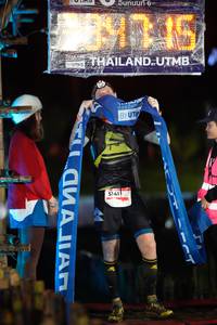 BIB: 5141
                            <button type="button" onclick="openModal(13484397)" class="btn btn-primary btn-sm float-right btn-popup" data-toggle="modal" data-target=".modal-high-quality">
                        <i class="fas fa-shopping-cart"></i> Add to Cart
                    </button>
                                            <button type="button" onclick="isThisMe(13484397, true)" class="btn btn-success btn-sm float-right btn-popup btn-isme hidden" data-toggle="tooltip" data-placement="bottom" title="นี่คือรูปของคุณใช่ไหม คลิกที่นี่เพื่อเอาเข้าอัลบั้ม">
                        <i class="fas fa-plus"></i> Add to album
                    </button>
                    <button type="button" onclick="isThisMe(13484397, false)" class="btn btn-warning btn-sm float-right btn-popup btn-isnotme hidden">
                        <i class="fas fa-ban"></i> Remove from album
                    </button>