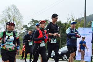 BIB: 390, 1374
                            <button type="button" onclick="openModal(13373913)" class="btn btn-primary btn-sm float-right btn-popup" data-toggle="modal" data-target=".modal-high-quality">
                        <i class="fas fa-shopping-cart"></i> Add to Cart
                    </button>
                                            <button type="button" onclick="isThisMe(13373913, true)" class="btn btn-success btn-sm float-right btn-popup btn-isme hidden" data-toggle="tooltip" data-placement="bottom" title="นี่คือรูปของคุณใช่ไหม คลิกที่นี่เพื่อเอาเข้าอัลบั้ม">
                        <i class="fas fa-plus"></i> Add to album
                    </button>
                    <button type="button" onclick="isThisMe(13373913, false)" class="btn btn-warning btn-sm float-right btn-popup btn-isnotme hidden">
                        <i class="fas fa-ban"></i> Remove from album
                    </button>