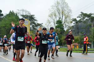 BIB: 1085
                            <button type="button" onclick="openModal(13373831)" class="btn btn-primary btn-sm float-right btn-popup" data-toggle="modal" data-target=".modal-high-quality">
                        <i class="fas fa-shopping-cart"></i> Add to Cart
                    </button>
                                            <button type="button" onclick="isThisMe(13373831, true)" class="btn btn-success btn-sm float-right btn-popup btn-isme hidden" data-toggle="tooltip" data-placement="bottom" title="นี่คือรูปของคุณใช่ไหม คลิกที่นี่เพื่อเอาเข้าอัลบั้ม">
                        <i class="fas fa-plus"></i> Add to album
                    </button>
                    <button type="button" onclick="isThisMe(13373831, false)" class="btn btn-warning btn-sm float-right btn-popup btn-isnotme hidden">
                        <i class="fas fa-ban"></i> Remove from album
                    </button>