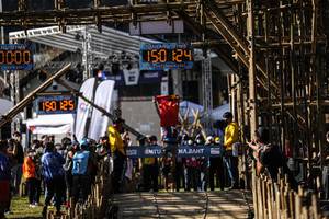 BIB: 0000, 201, 2021, 150
                            <button type="button" onclick="openModal(16057929)" class="btn btn-primary btn-sm float-right btn-popup" data-toggle="modal" data-target=".modal-high-quality">
                        <i class="fas fa-shopping-cart"></i> Add to Cart
                    </button>
                                            <button type="button" onclick="isThisMe(16057929, true)" class="btn btn-success btn-sm float-right btn-popup btn-isme hidden" data-toggle="tooltip" data-placement="bottom" title="นี่คือรูปของคุณใช่ไหม คลิกที่นี่เพื่อเอาเข้าอัลบั้ม">
                        <i class="fas fa-plus"></i> Add to album
                    </button>
                    <button type="button" onclick="isThisMe(16057929, false)" class="btn btn-warning btn-sm float-right btn-popup btn-isnotme hidden">
                        <i class="fas fa-ban"></i> Remove from album
                    </button>