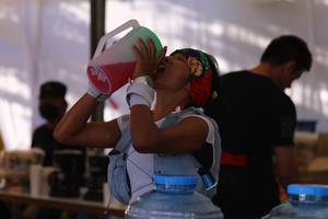 BIB: 
                            <button type="button" onclick="openModal(16058031)" class="btn btn-primary btn-sm float-right btn-popup" data-toggle="modal" data-target=".modal-high-quality">
                        <i class="fas fa-shopping-cart"></i> Add to Cart
                    </button>
                                            <button type="button" onclick="isThisMe(16058031, true)" class="btn btn-success btn-sm float-right btn-popup btn-isme hidden" data-toggle="tooltip" data-placement="bottom" title="นี่คือรูปของคุณใช่ไหม คลิกที่นี่เพื่อเอาเข้าอัลบั้ม">
                        <i class="fas fa-plus"></i> Add to album
                    </button>
                    <button type="button" onclick="isThisMe(16058031, false)" class="btn btn-warning btn-sm float-right btn-popup btn-isnotme hidden">
                        <i class="fas fa-ban"></i> Remove from album
                    </button>