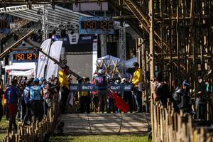 BIB: 021, 150
                            <button type="button" onclick="openModal(16057932)" class="btn btn-primary btn-sm float-right btn-popup" data-toggle="modal" data-target=".modal-high-quality">
                        <i class="fas fa-shopping-cart"></i> Add to Cart
                    </button>
                                            <button type="button" onclick="isThisMe(16057932, true)" class="btn btn-success btn-sm float-right btn-popup btn-isme hidden" data-toggle="tooltip" data-placement="bottom" title="นี่คือรูปของคุณใช่ไหม คลิกที่นี่เพื่อเอาเข้าอัลบั้ม">
                        <i class="fas fa-plus"></i> Add to album
                    </button>
                    <button type="button" onclick="isThisMe(16057932, false)" class="btn btn-warning btn-sm float-right btn-popup btn-isnotme hidden">
                        <i class="fas fa-ban"></i> Remove from album
                    </button>