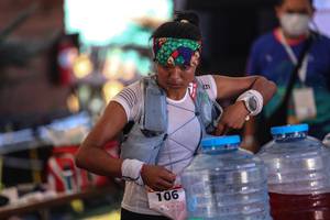 BIB: 106
                            <button type="button" onclick="openModal(16058048)" class="btn btn-primary btn-sm float-right btn-popup" data-toggle="modal" data-target=".modal-high-quality">
                        <i class="fas fa-shopping-cart"></i> Add to Cart
                    </button>
                                            <button type="button" onclick="isThisMe(16058048, true)" class="btn btn-success btn-sm float-right btn-popup btn-isme hidden" data-toggle="tooltip" data-placement="bottom" title="นี่คือรูปของคุณใช่ไหม คลิกที่นี่เพื่อเอาเข้าอัลบั้ม">
                        <i class="fas fa-plus"></i> Add to album
                    </button>
                    <button type="button" onclick="isThisMe(16058048, false)" class="btn btn-warning btn-sm float-right btn-popup btn-isnotme hidden">
                        <i class="fas fa-ban"></i> Remove from album
                    </button>