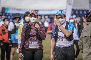 BIB: 8213, 8214
                            <button type="button" onclick="openModal(16060816)" class="btn btn-primary btn-sm float-right btn-popup" data-toggle="modal" data-target=".modal-high-quality">
                        <i class="fas fa-shopping-cart"></i> Add to Cart
                    </button>
                                            <button type="button" onclick="isThisMe(16060816, true)" class="btn btn-success btn-sm float-right btn-popup btn-isme hidden" data-toggle="tooltip" data-placement="bottom" title="นี่คือรูปของคุณใช่ไหม คลิกที่นี่เพื่อเอาเข้าอัลบั้ม">
                        <i class="fas fa-plus"></i> Add to album
                    </button>
                    <button type="button" onclick="isThisMe(16060816, false)" class="btn btn-warning btn-sm float-right btn-popup btn-isnotme hidden">
                        <i class="fas fa-ban"></i> Remove from album
                    </button>