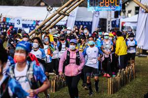 BIB: 202, 8287
                            <button type="button" onclick="openModal(16060868)" class="btn btn-primary btn-sm float-right btn-popup" data-toggle="modal" data-target=".modal-high-quality">
                        <i class="fas fa-shopping-cart"></i> Add to Cart
                    </button>
                                            <button type="button" onclick="isThisMe(16060868, true)" class="btn btn-success btn-sm float-right btn-popup btn-isme hidden" data-toggle="tooltip" data-placement="bottom" title="นี่คือรูปของคุณใช่ไหม คลิกที่นี่เพื่อเอาเข้าอัลบั้ม">
                        <i class="fas fa-plus"></i> Add to album
                    </button>
                    <button type="button" onclick="isThisMe(16060868, false)" class="btn btn-warning btn-sm float-right btn-popup btn-isnotme hidden">
                        <i class="fas fa-ban"></i> Remove from album
                    </button>