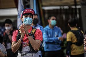 BIB: 8162
                            <button type="button" onclick="openModal(16060786)" class="btn btn-primary btn-sm float-right btn-popup" data-toggle="modal" data-target=".modal-high-quality">
                        <i class="fas fa-shopping-cart"></i> Add to Cart
                    </button>
                                            <button type="button" onclick="isThisMe(16060786, true)" class="btn btn-success btn-sm float-right btn-popup btn-isme hidden" data-toggle="tooltip" data-placement="bottom" title="นี่คือรูปของคุณใช่ไหม คลิกที่นี่เพื่อเอาเข้าอัลบั้ม">
                        <i class="fas fa-plus"></i> Add to album
                    </button>
                    <button type="button" onclick="isThisMe(16060786, false)" class="btn btn-warning btn-sm float-right btn-popup btn-isnotme hidden">
                        <i class="fas fa-ban"></i> Remove from album
                    </button>