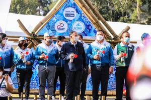 BIB: 
                            <button type="button" onclick="openModal(16060840)" class="btn btn-primary btn-sm float-right btn-popup" data-toggle="modal" data-target=".modal-high-quality">
                        <i class="fas fa-shopping-cart"></i> Add to Cart
                    </button>
                                            <button type="button" onclick="isThisMe(16060840, true)" class="btn btn-success btn-sm float-right btn-popup btn-isme hidden" data-toggle="tooltip" data-placement="bottom" title="นี่คือรูปของคุณใช่ไหม คลิกที่นี่เพื่อเอาเข้าอัลบั้ม">
                        <i class="fas fa-plus"></i> Add to album
                    </button>
                    <button type="button" onclick="isThisMe(16060840, false)" class="btn btn-warning btn-sm float-right btn-popup btn-isnotme hidden">
                        <i class="fas fa-ban"></i> Remove from album
                    </button>