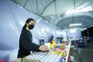 BIB: 
                            <button type="button" onclick="openModal(16056589)" class="btn btn-primary btn-sm float-right btn-popup" data-toggle="modal" data-target=".modal-high-quality">
                        <i class="fas fa-shopping-cart"></i> Add to Cart
                    </button>
                                            <button type="button" onclick="isThisMe(16056589, true)" class="btn btn-success btn-sm float-right btn-popup btn-isme hidden" data-toggle="tooltip" data-placement="bottom" title="นี่คือรูปของคุณใช่ไหม คลิกที่นี่เพื่อเอาเข้าอัลบั้ม">
                        <i class="fas fa-plus"></i> Add to album
                    </button>
                    <button type="button" onclick="isThisMe(16056589, false)" class="btn btn-warning btn-sm float-right btn-popup btn-isnotme hidden">
                        <i class="fas fa-ban"></i> Remove from album
                    </button>