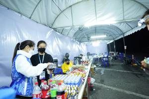 BIB: 
                            <button type="button" onclick="openModal(16056591)" class="btn btn-primary btn-sm float-right btn-popup" data-toggle="modal" data-target=".modal-high-quality">
                        <i class="fas fa-shopping-cart"></i> Add to Cart
                    </button>
                                            <button type="button" onclick="isThisMe(16056591, true)" class="btn btn-success btn-sm float-right btn-popup btn-isme hidden" data-toggle="tooltip" data-placement="bottom" title="นี่คือรูปของคุณใช่ไหม คลิกที่นี่เพื่อเอาเข้าอัลบั้ม">
                        <i class="fas fa-plus"></i> Add to album
                    </button>
                    <button type="button" onclick="isThisMe(16056591, false)" class="btn btn-warning btn-sm float-right btn-popup btn-isnotme hidden">
                        <i class="fas fa-ban"></i> Remove from album
                    </button>